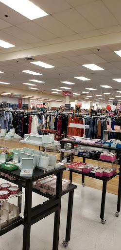 Department Store «T.J. Maxx», reviews and photos, 1 Worcester Rd, Framingham, MA 01701, USA