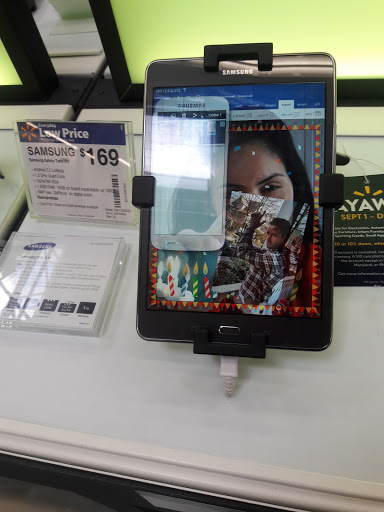 Discount Store «Walmart», reviews and photos, 1366 S Riverside Ave, Rialto, CA 92376, USA