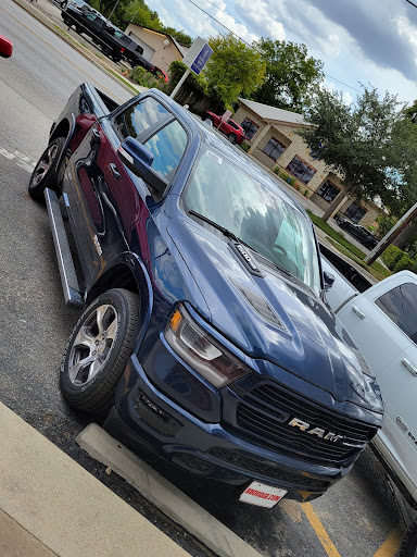 Used Car Dealer «Bluebonnet Chrysler Dodge», reviews and photos, 547 S Seguin Ave, New Braunfels, TX 78130, USA