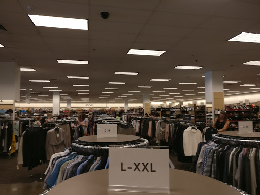 Department Store «Nordstrom Rack Rivers Edge Shopping Center», reviews and photos, 4036 E 82nd St, Indianapolis, IN 46250, USA