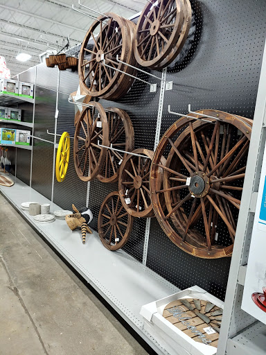 Shopping Mall «Riverdale Plaza Shopping Center», reviews and photos, 1044 W Mercury Blvd, Hampton, VA 23666, USA