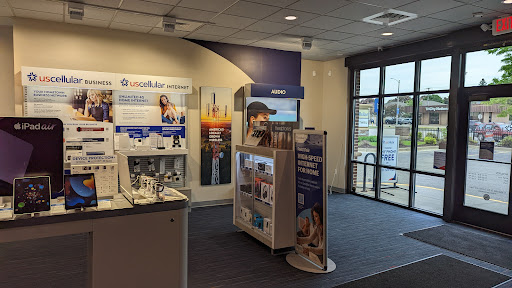 Telephone Company «U.S. Cellular», reviews and photos, 3415 S 27th St, Milwaukee, WI 53215, USA