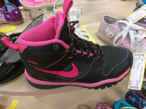 Consignment Shop «Oodles Consignment Boutique», reviews and photos, 2751 Enterprise Rd #108, Orange City, FL 32763, USA