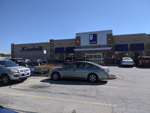 Non-Profit Organization «Goodwill Store & Donation Center», reviews and photos, 351 E Roosevelt Rd, Lombard, IL 60148, USA