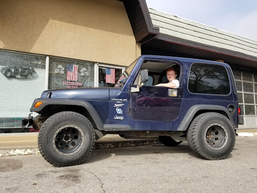 Auto Repair Shop «Jeffersonville Auto Repair», reviews and photos, 1401 E 8th St, Jeffersonville, IN 47130, USA