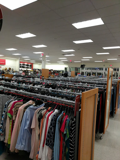 Department Store «T.J. Maxx & HomeGoods», reviews and photos, 221 N West End Blvd, Quakertown, PA 18951, USA