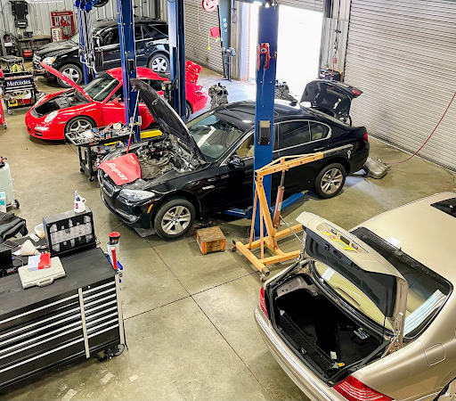 Auto Repair Shop «North Fulton Auto Center», reviews and photos, 130 Mansell Pl, Roswell, GA 30076, USA