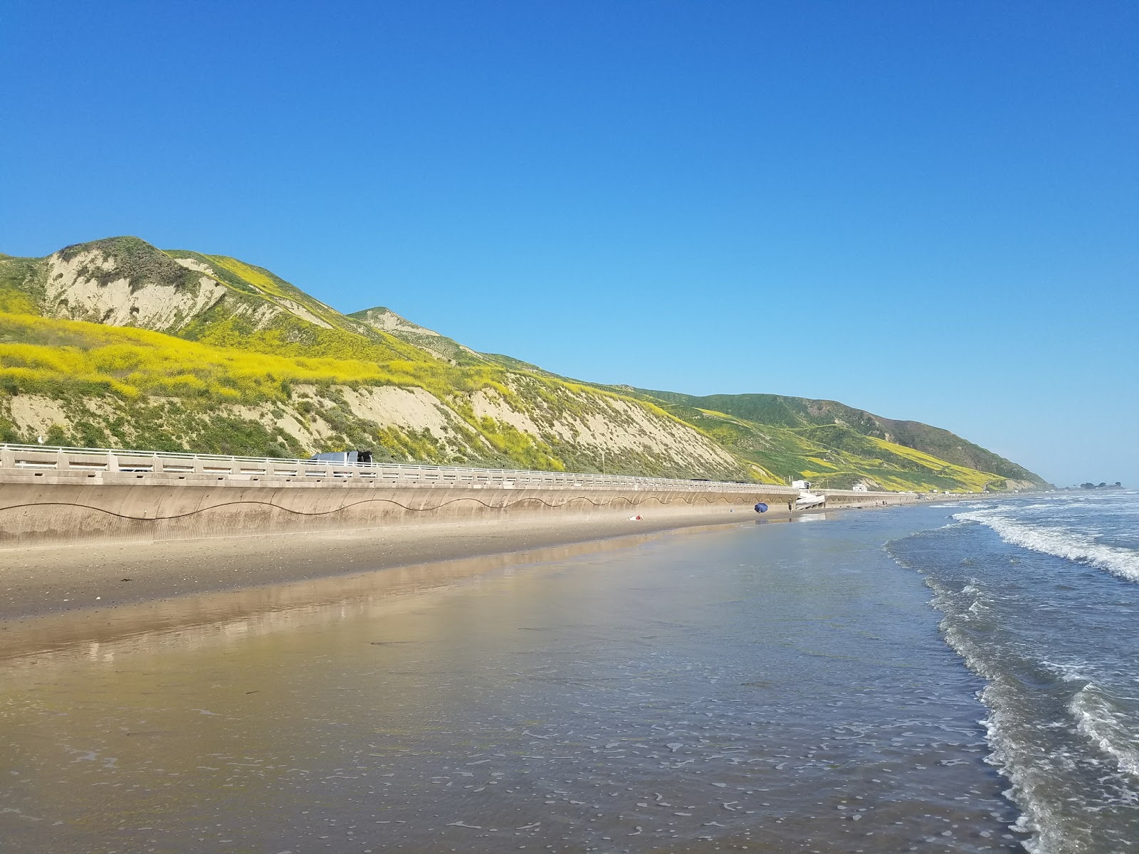 Solimar Beach'in fotoğrafı - rahatlamayı sevenler arasında popüler bir yer