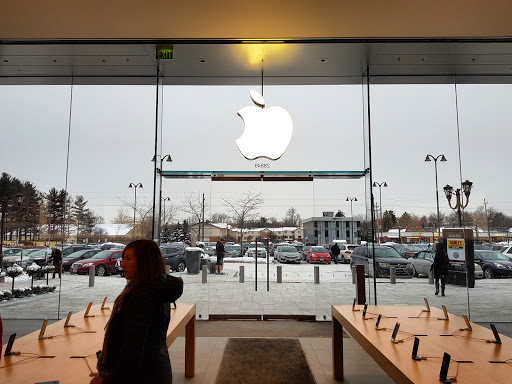 Computer Store «Apple Eton», reviews and photos, 28849 Chagrin Blvd, Woodmere, OH 44122, USA