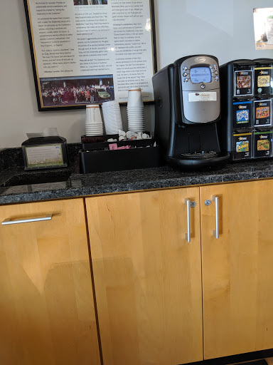 Mercedes Benz Dealer «Viti Mercedes-Benz», reviews and photos, 975 Fish Rd, Tiverton, RI 02878, USA