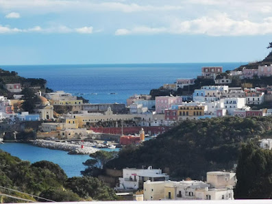Isola Julia - La Casa di Giulia a Ponza Via Conti, 04027 Ponza LT, Italia