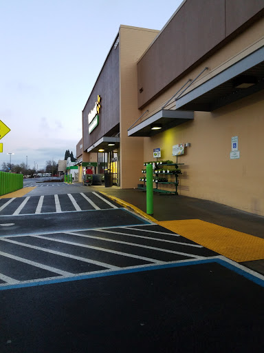 Supermarket «Walmart Neighborhood Market», reviews and photos, 15600 SE McLoughlin Blvd, Milwaukie, OR 97267, USA