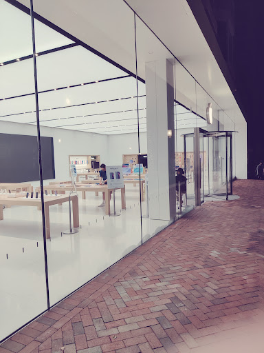 Computer Store «Apple Reston», reviews and photos, 11949 Market St, Reston, VA 20190, USA