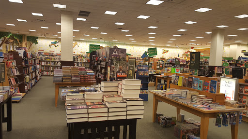 Book Store «Barnes & Noble», reviews and photos, 20600 N Rand Rd, Deer Park, IL 60010, USA