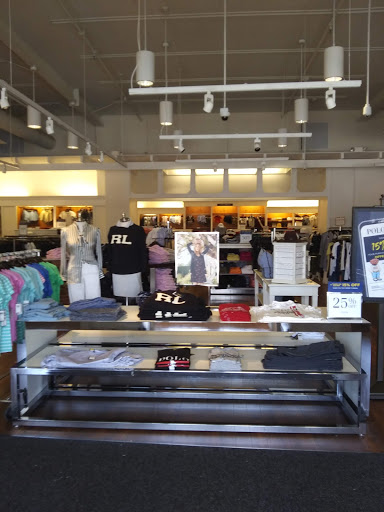 Outlet Mall «Tanger Outlet Tilton», reviews and photos, 120 Laconia Rd, Tilton, NH 03276, USA