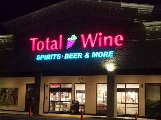Wine Store «Total Wine & More», reviews and photos, 1451 New Britain Ave, West Hartford, CT 06110, USA