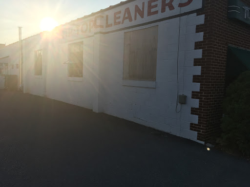 Dry Cleaner «Tip Top Cleaners», reviews and photos, 337 Wayne Ave, Chambersburg, PA 17201, USA