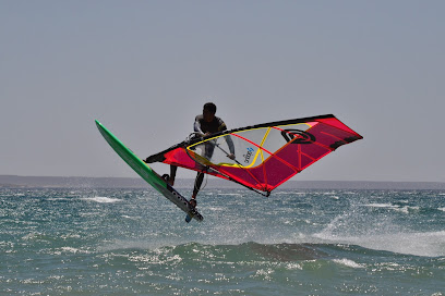 Curev Hue: Guardería y escuela de windsurf