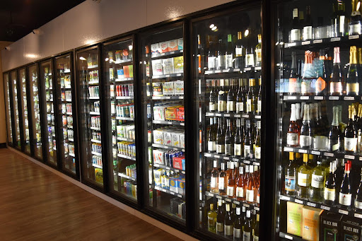 Wine Store «West Side Wines & Spirits», reviews and photos, 10 Raymond Rd, West Hartford, CT 06107, USA