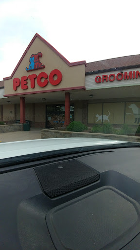 Pet Supply Store «Petco Animal Supplies», reviews and photos, 300 Quaker Ln #3, Warwick, RI 02886, USA