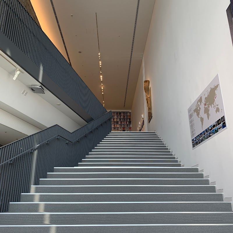 兵庫県立美術館 芸術の館 兵庫県神戸市中央区脇浜海岸通 美術館 グルコミ
