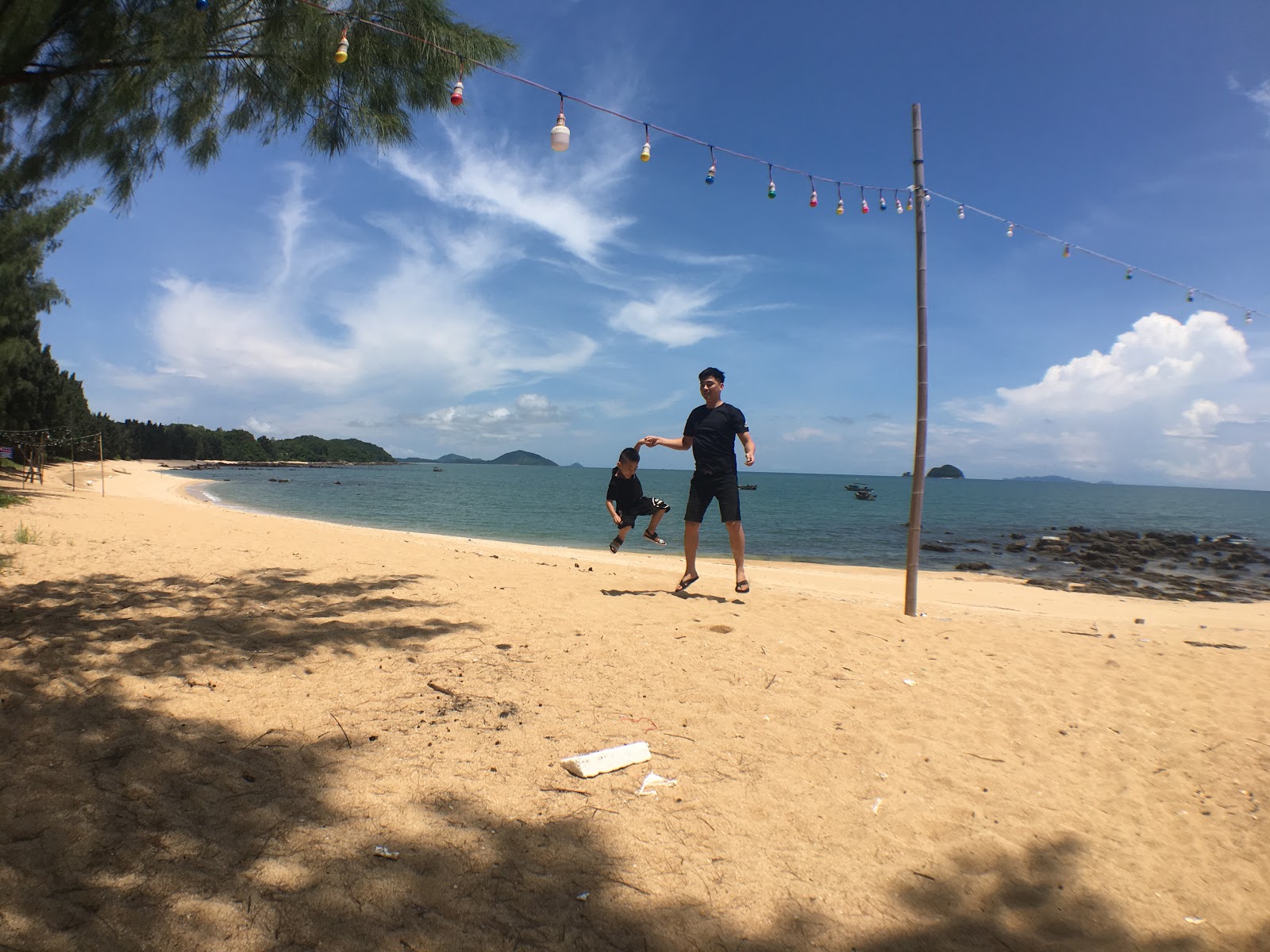 Cai Chien beach'in fotoğrafı çok temiz temizlik seviyesi ile