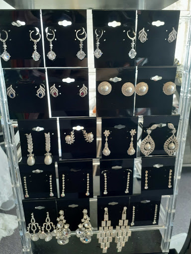 Bridal Shop «Expressions In Silk Bridal», reviews and photos, 7530 Miller Rd, Swartz Creek, MI 48473, USA