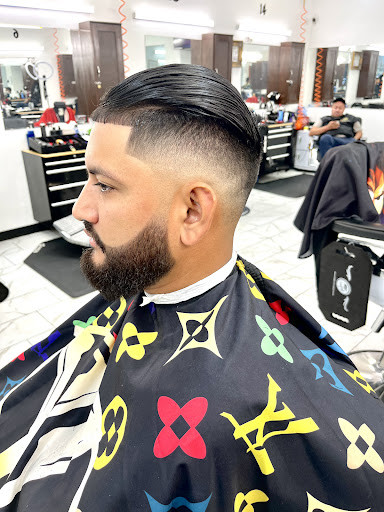 Barber Shop «In & Out 2 Barbershop & Salon», reviews and photos, 2147 E Semoran Blvd, Apopka, FL 32703, USA