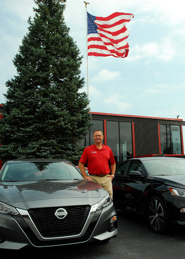 Car Dealer «DeMaagd GMC Nissan - New and Used Car Sales», reviews and photos, 333 W Dickman Rd, Battle Creek, MI 49037, USA