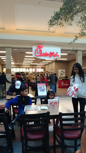 Fast Food Restaurant «Chick-fil-A», reviews and photos, 4737 Concord Pike Ste 760, Wilmington, DE 19803, USA