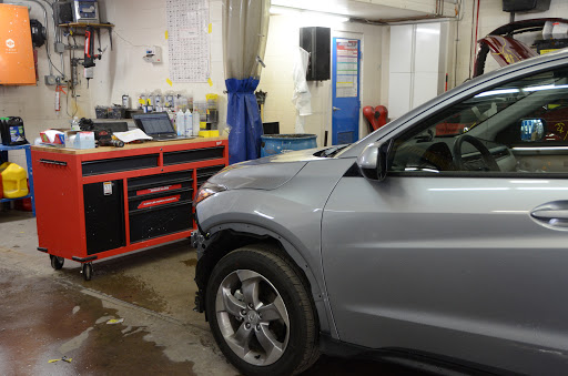 Auto Body Shop «Toys Done Right Body Shop», reviews and photos, 1006 Central Ave, Dubuque, IA 52001, USA