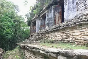 Zona Arqueológica image