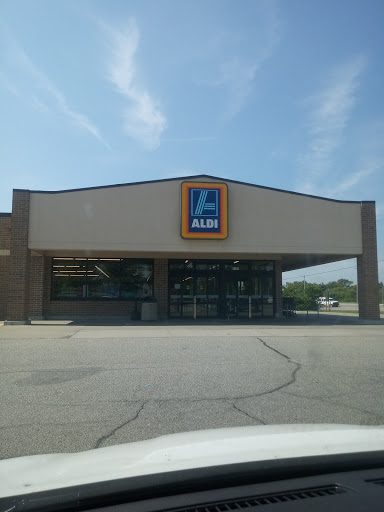 Supermarket «ALDI», reviews and photos, 3109 N Broadway St, Pittsburg, KS 66762, USA