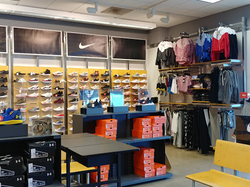 Shoe Store «Finish Line», reviews and photos, 1610 Lighthouse Pl, Michigan City, IN 46360, USA