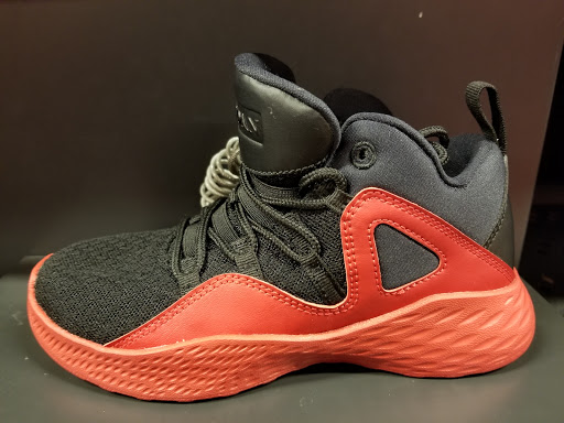 Sporting Goods Store «Nike Factory Store», reviews and photos, 3000 Grapevine Mills Pkwy #611, Grapevine, TX 76051, USA