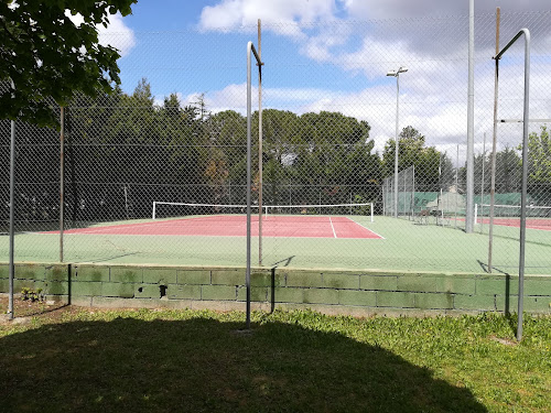 Terrain de tennis à Saussan