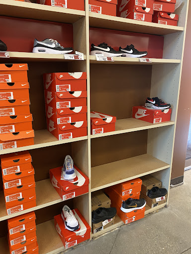 Shoe Store «Famous Footwear», reviews and photos, 3627 Constitution Blvd, West Valley City, UT 84119, USA