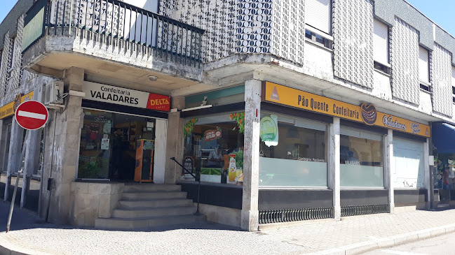 Pão Quente E Confeitaria De Valadares Lda