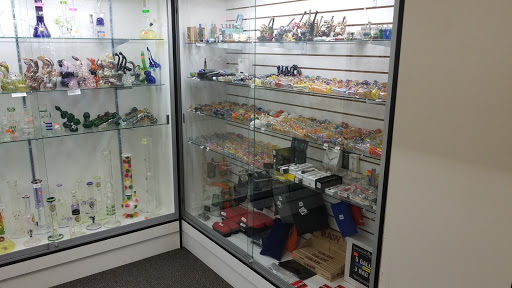 Tobacco Shop «Habits Vape & Smoke shop», reviews and photos, 8391 Folsom Blvd, Sacramento, CA 95826, USA