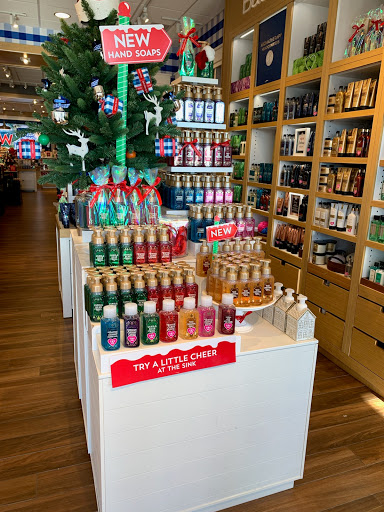 Beauty Supply Store «Bath & Body Works», reviews and photos, 34986 Midway Outlet Dr, Rehoboth Beach, DE 19971, USA