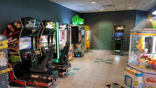 Movie Theater «AMC Showplace Schererville 16», reviews and photos, 875 Deer Creek Dr, Schererville, IN 46375, USA