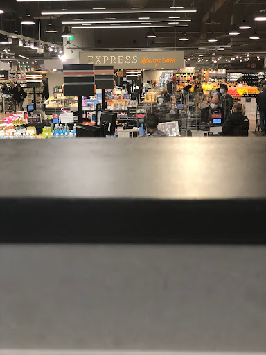 Gourmet Grocery Store «Metropolitan Market», reviews and photos, 2320 42nd Ave SW, Seattle, WA 98116, USA