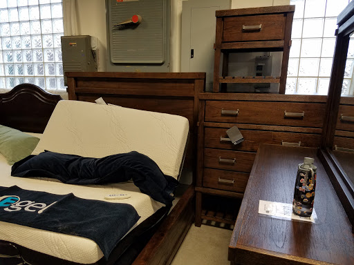 Furniture Store «Northeast Factory Direct», reviews and photos, 3321 W 140th St, Cleveland, OH 44111, USA