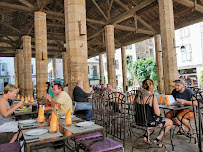 Atmosphère du Restaurant Sarl les Arcades Isabelle à Cordes-sur-Ciel - n°1