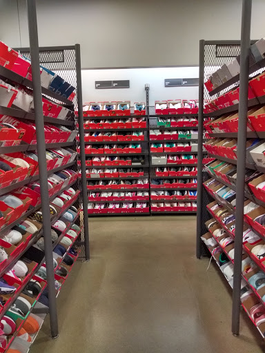 Clothing Store «Nike Factory Store», reviews and photos, 243 Tanger Dr Suite 243, Williamsburg, IA 52361, USA