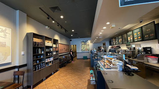 Shopping Mall «Rockside Corners Shopping Center», reviews and photos, 6901 Rockside Rd, Independence, OH 44131, USA