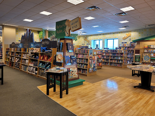 Book Store «Barnes & Noble», reviews and photos, 3195 28th St SE, Grand Rapids, MI 49512, USA