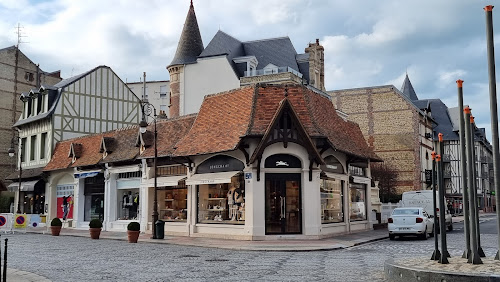 Magasin de maroquinerie Longchamp Deauville