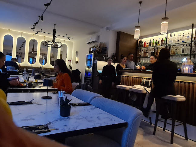 Plato Kitchen Bar - Bar