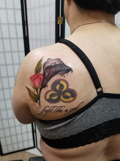 Tattoo Shop «American Pride Tattoos Rochester Hills», reviews and photos, 1284 Walton Blvd, Rochester Hills, MI 48307, USA